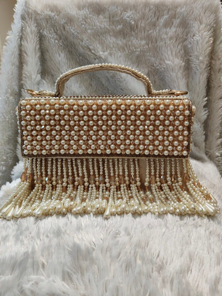 Pearl Tassel Hand Clutch